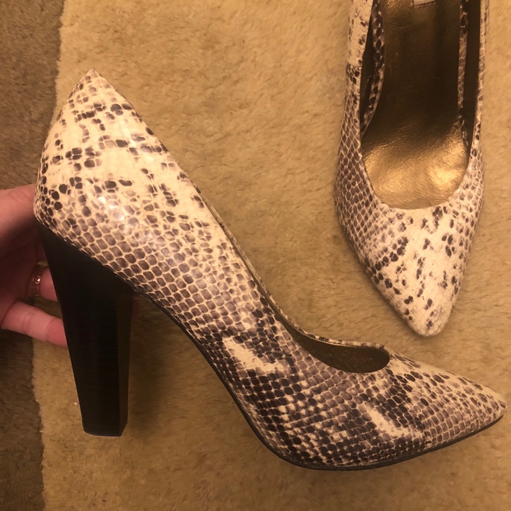 Cynthia Vincent heels!